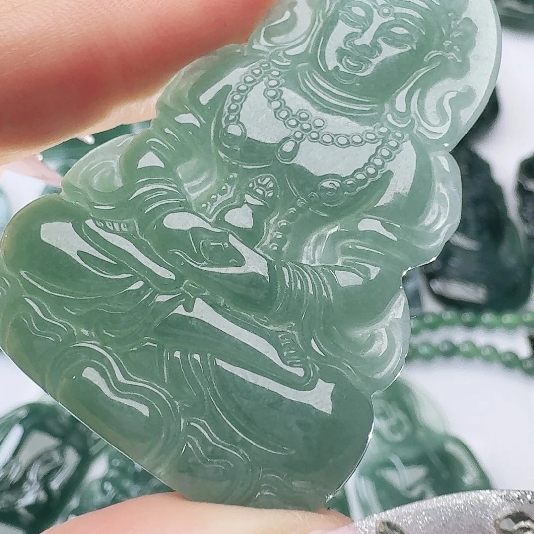翡翠未镶嵌颈饰天然的A货翡翠多样性发其一