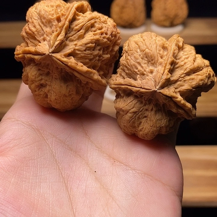 吊坠文玩核桃鬼脸蟾王三棱45
