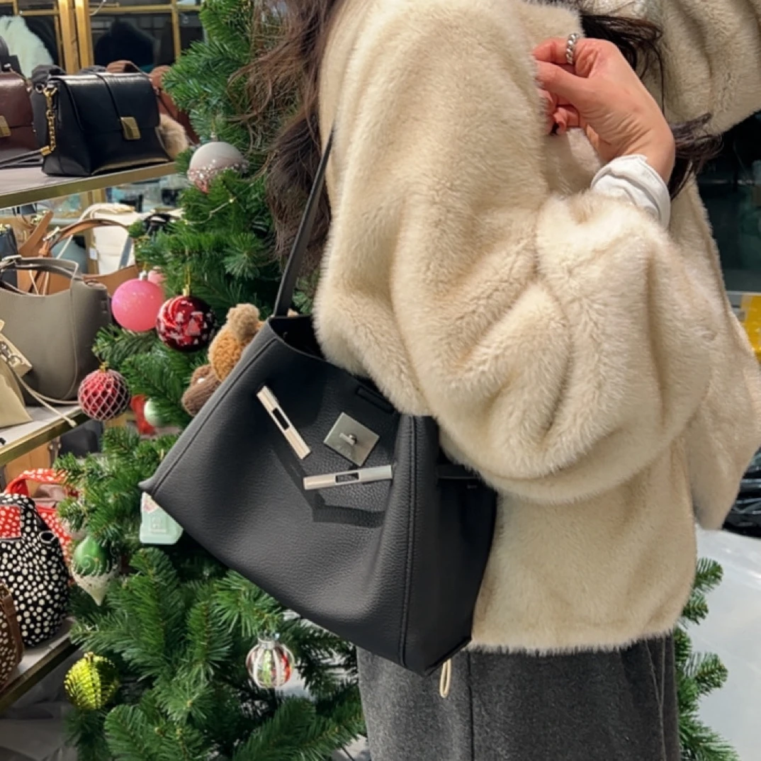 2026里外牛皮包【黑色迷雾】新款两根肩带 百搭通勤单肩斜挎凯丽包