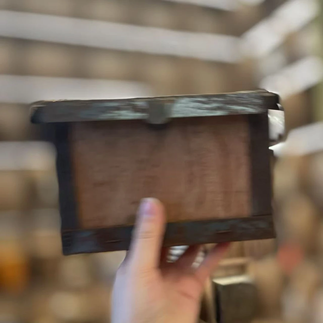 一九八零年野生红印料普洱茶357克