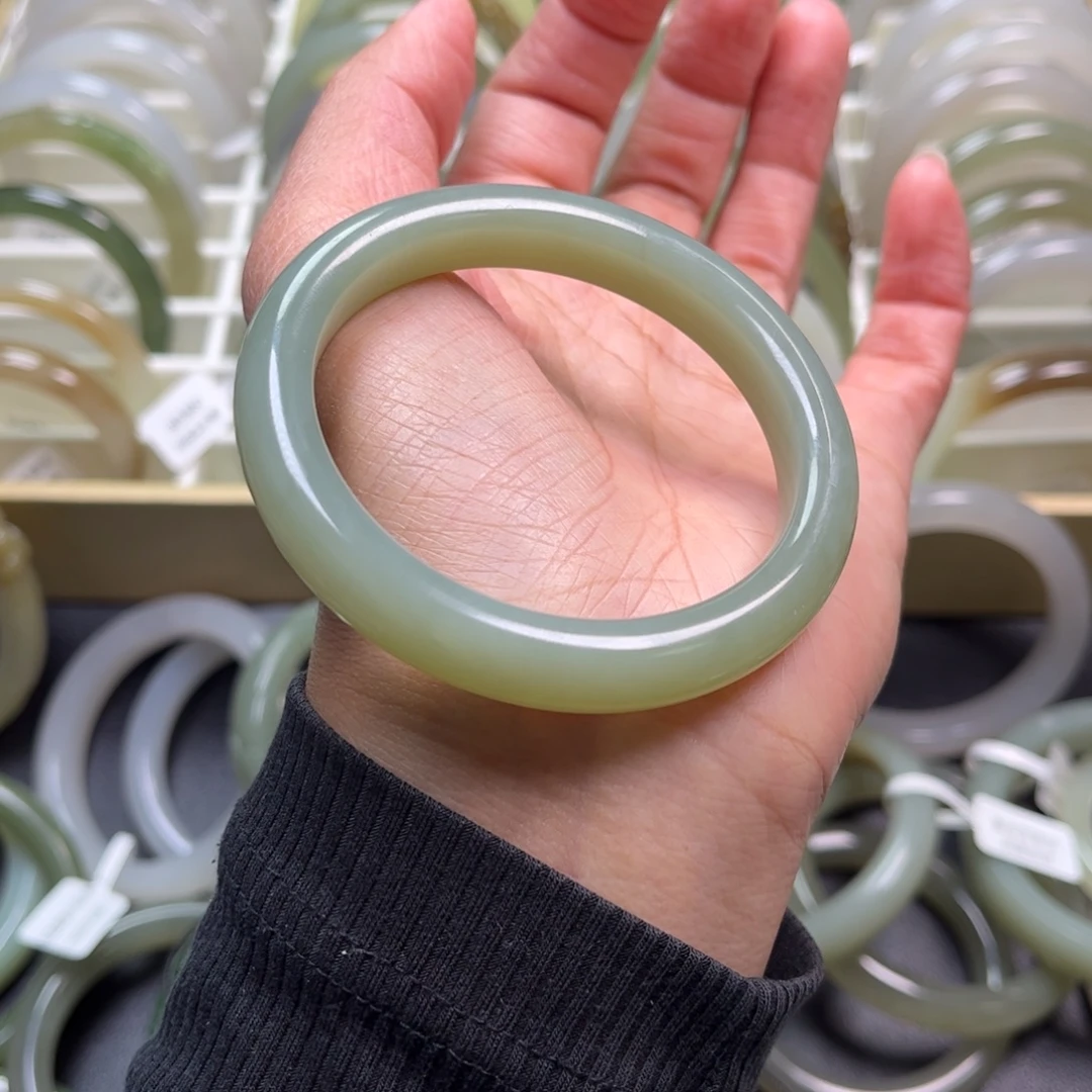 和田玉未镶嵌手镯54.5圈