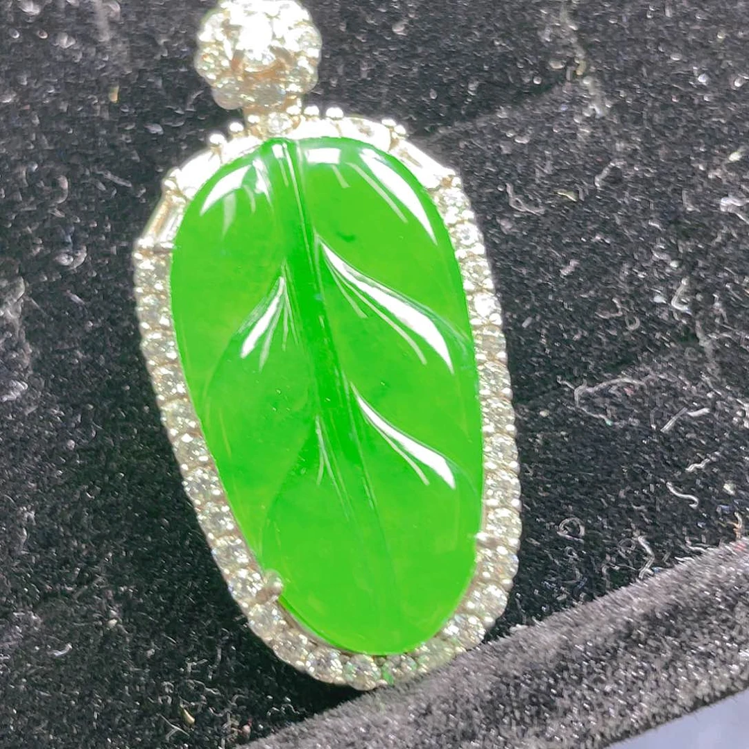 翡翠颈饰未镶嵌50，