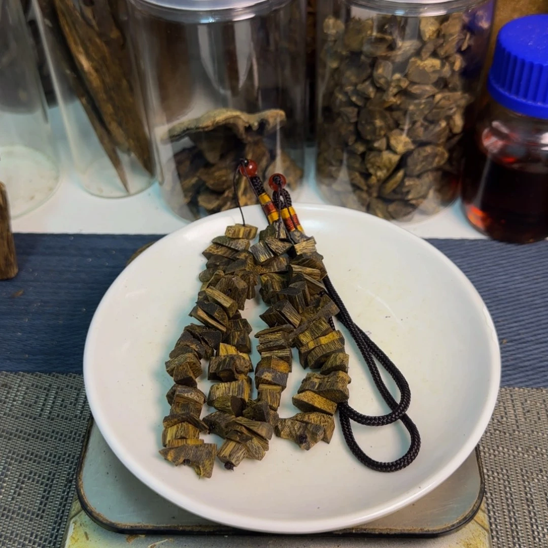 霸***爷木奇楠小挂件料2条装