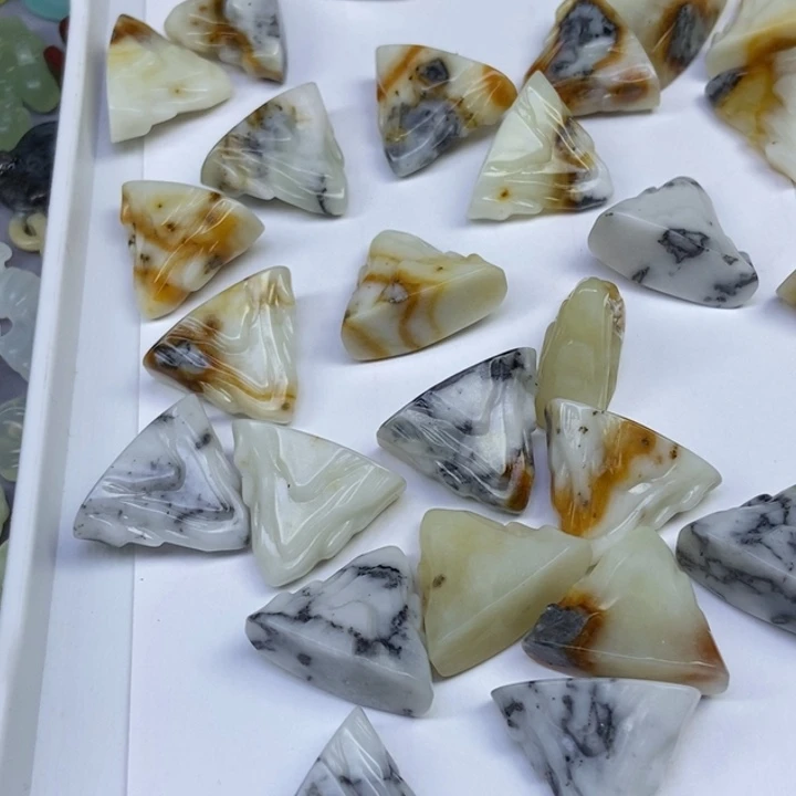 蛇纹石玉合金颈饰一个38