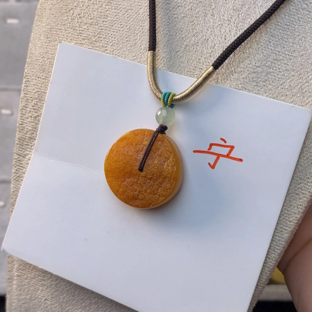 未镶嵌琥珀珠宝奇石