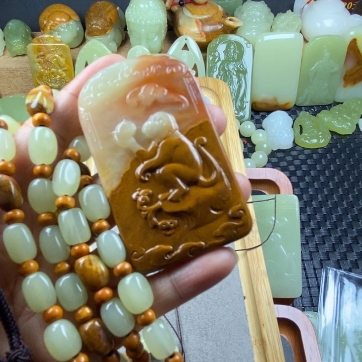 昆仑料俏色生肖猴