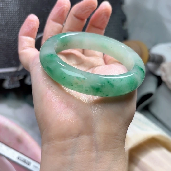 石英质玉手镯未镶嵌慧*定制