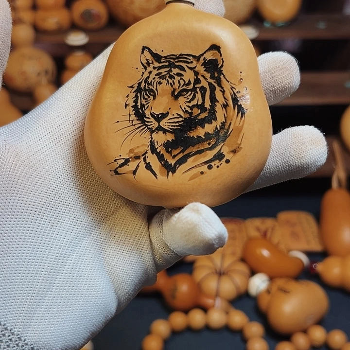 大叶紫檀（黑酸枝木类）