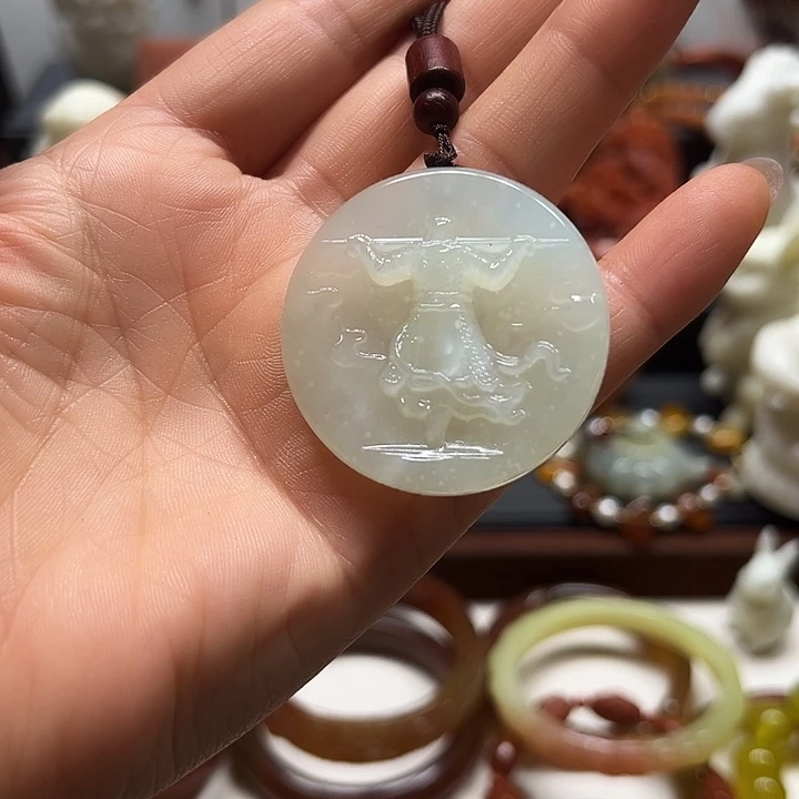蛇纹石玉吊坠未镶嵌