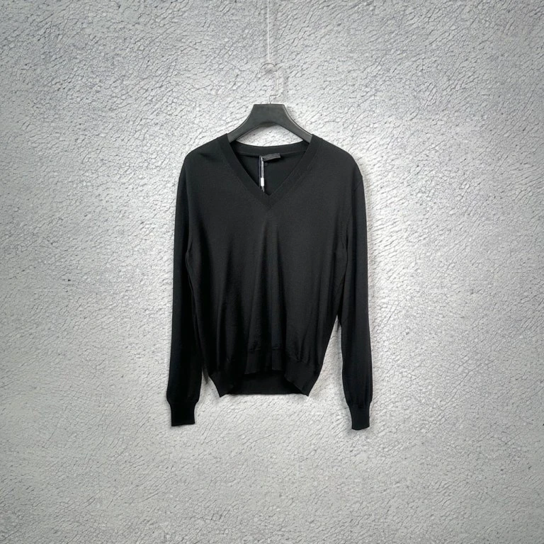 未使用 Prada/普拉达  黑色羊绒V领针织衫 毛衣