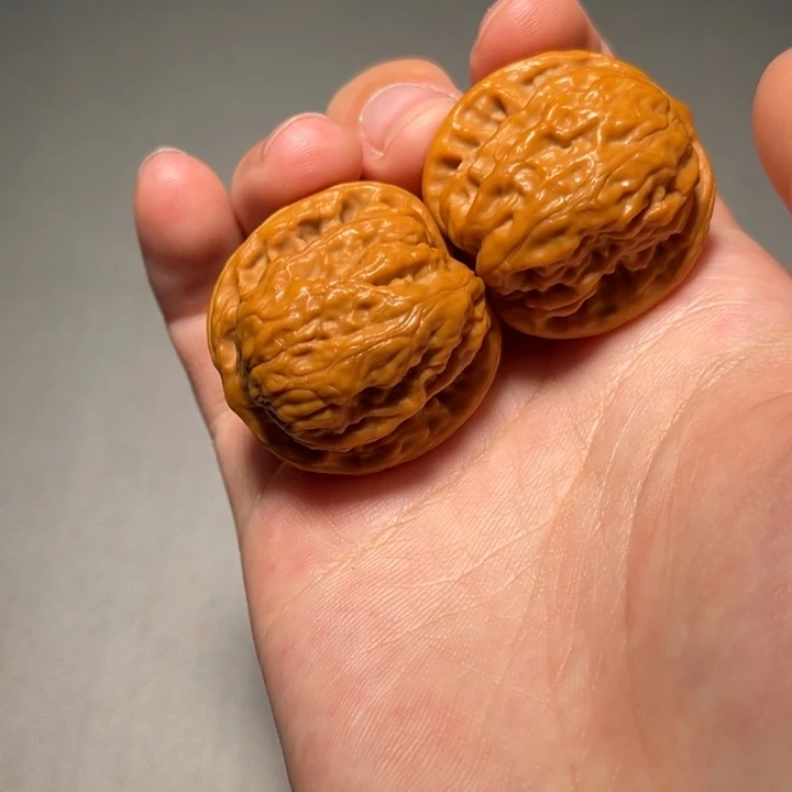 文玩核桃把件野狼786