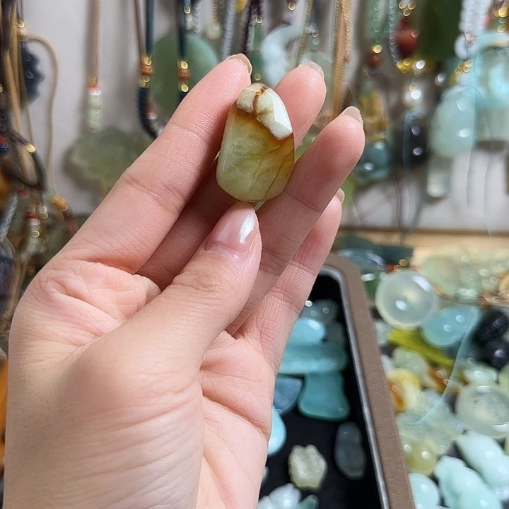 蛇纹石玉合金颈饰