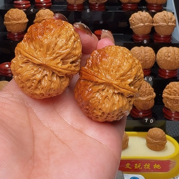 文玩核桃把件臻龙绣球…………06
