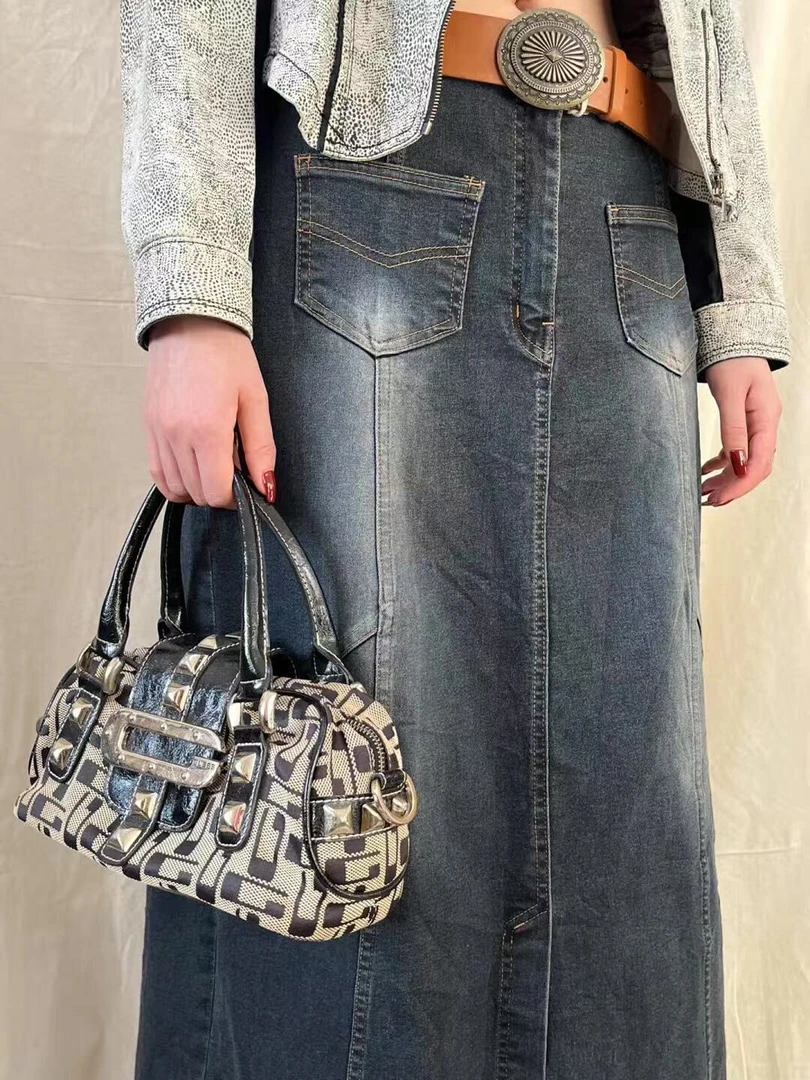 真皮小包小巧优雅