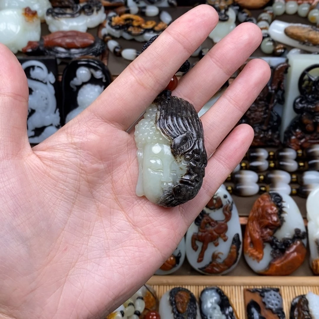 颈饰未镶嵌和田玉徒*