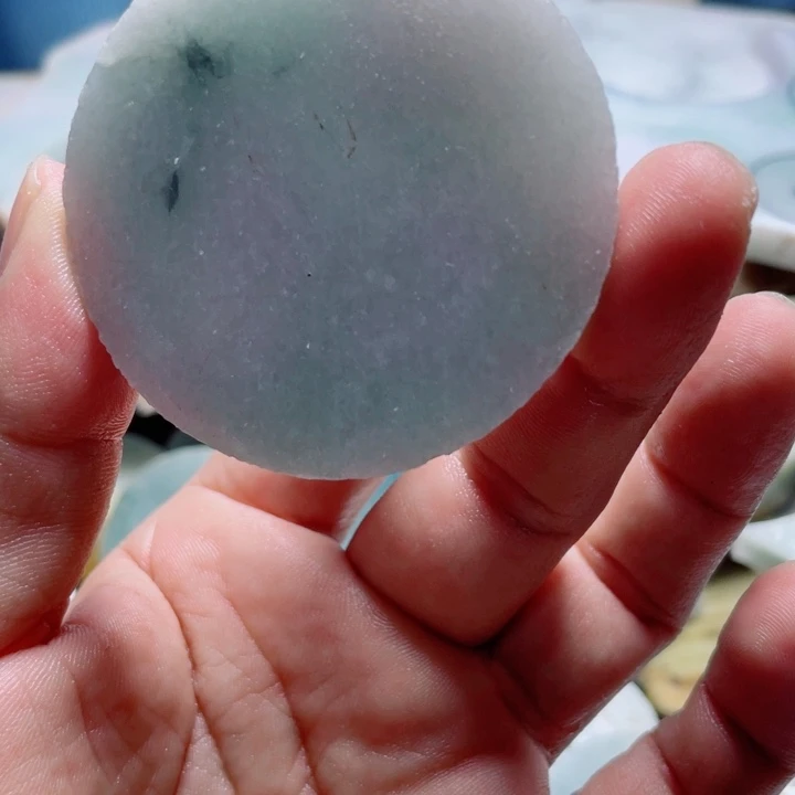 翡翠挂件未镶嵌翡翠