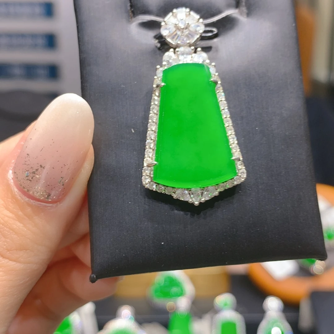 【闪购商品】颈饰银S925镶嵌翡翠6柒姐