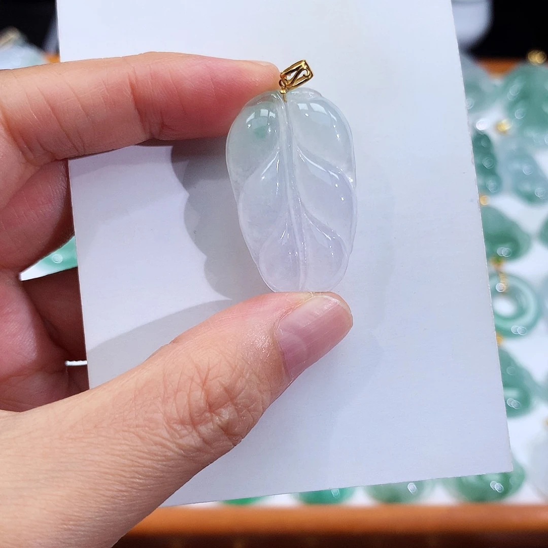翡翠18K金镶嵌颈饰翡翠吊坠