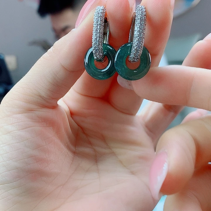 翡翠未镶嵌耳饰，