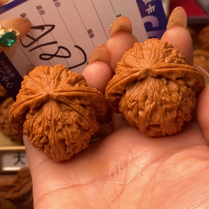 桃核把件全品大白狮子