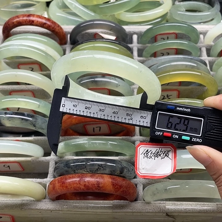 蛇纹石玉未镶嵌手镯9