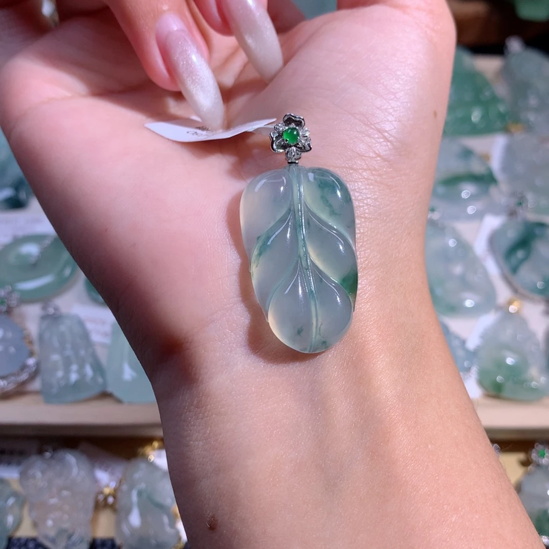 翡翠吊坠(不含链)18K金镶嵌