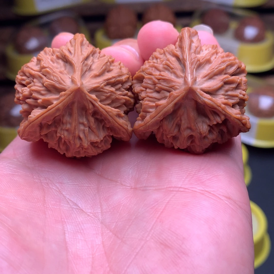 文玩核桃吊坠蟠龙纹奔