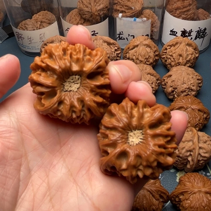 哲***颜吊坠文玩核桃40龙门涧