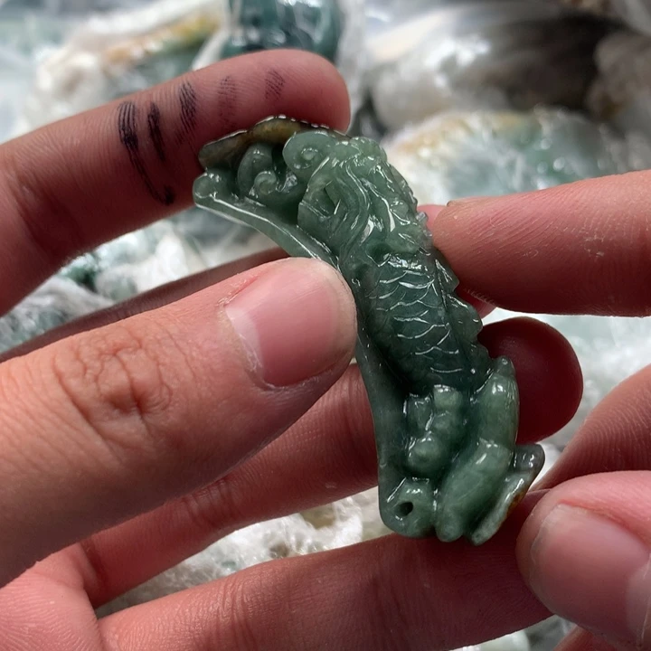 翡翠未镶嵌颈饰保真天然a货翡翠