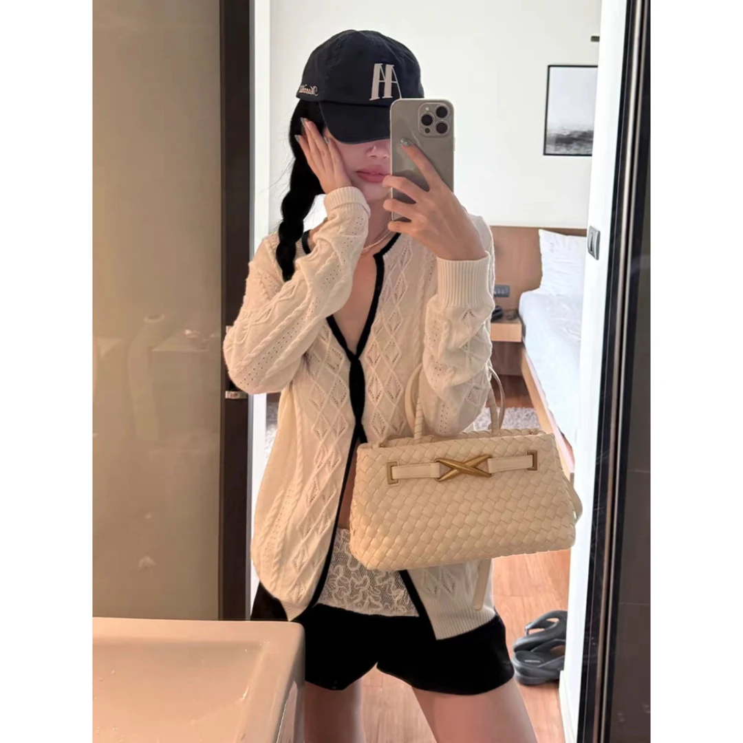 设计感小众撞色针织开衫长袖早秋百搭小心机蕾丝短裤两件套00128