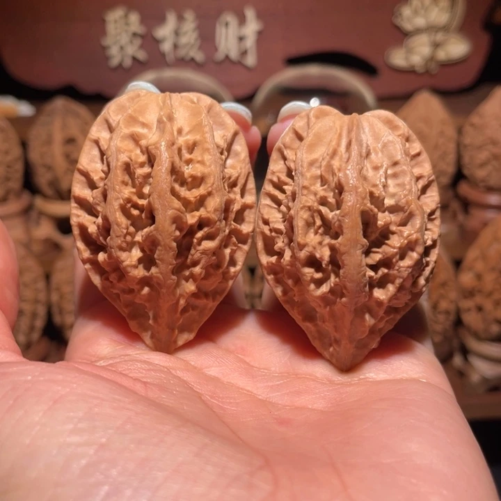 文玩核桃把件凹底龙脊25