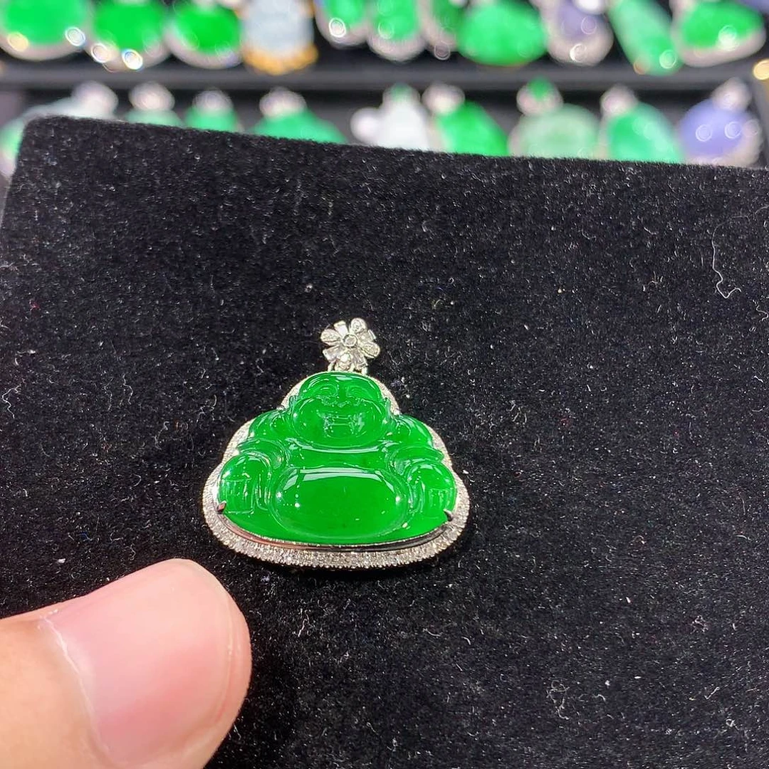 翡翠18K金镶嵌颈饰