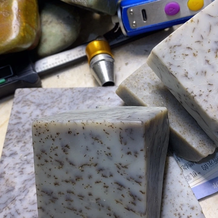 透闪石质玉珠宝半成品未镶嵌