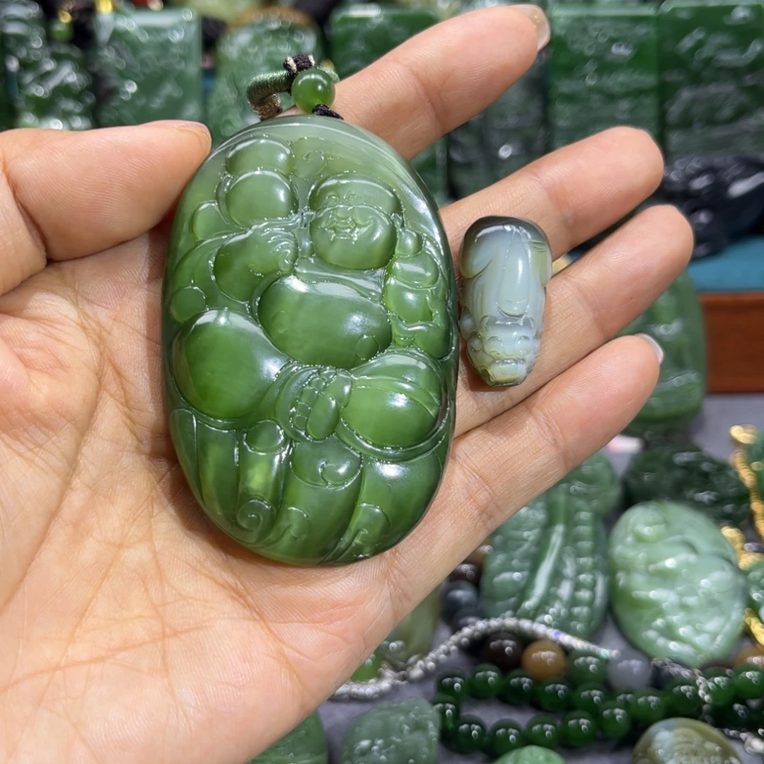 一***秋和田玉未镶嵌颈饰