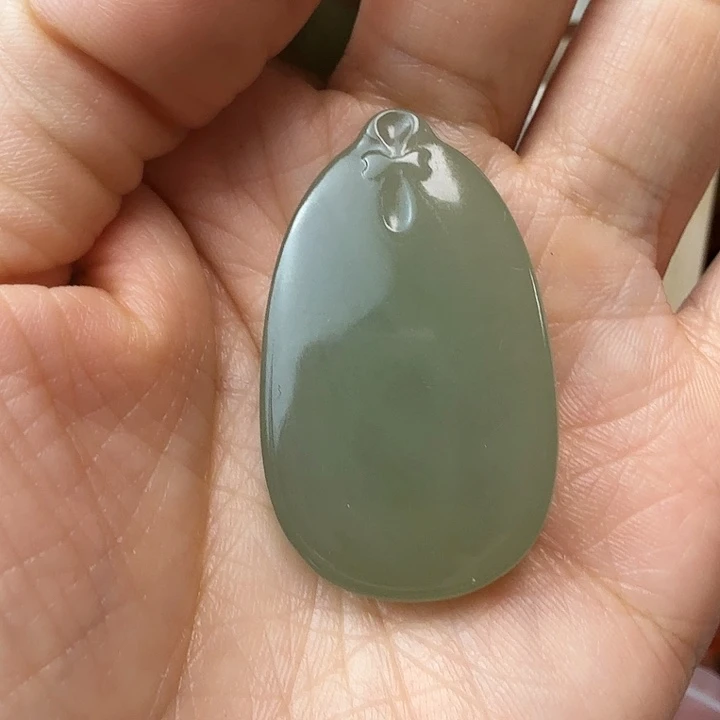 和田玉（糖玉）颈饰未镶嵌旗袍绿