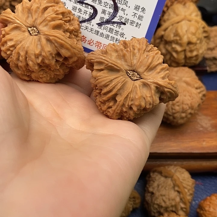 @***@吊坠桃核南疆石狮子头43