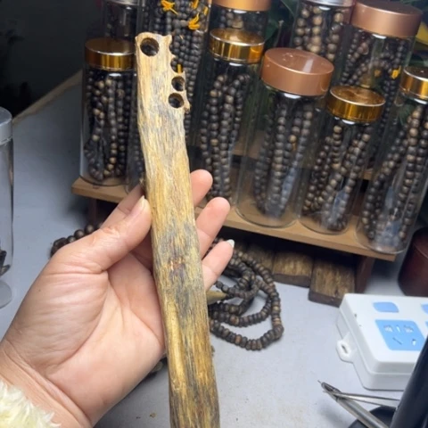 沉香沉香枕?***5沉香奇楠金沙叶45克