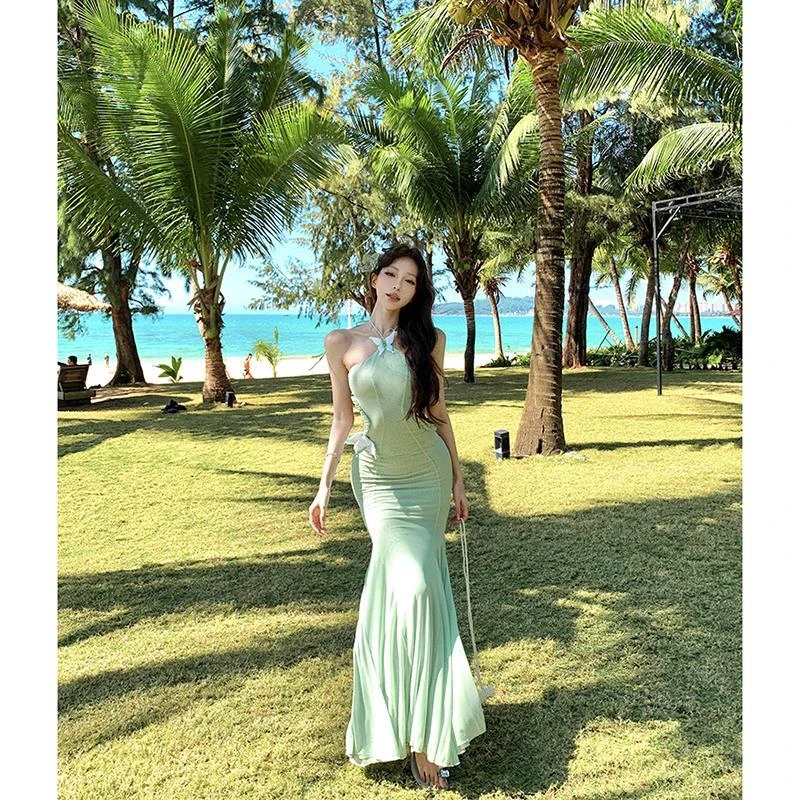 法式性感立体蝴蝶装饰挂脖连衣裙女海边度假露背显瘦鱼尾礼服长裙