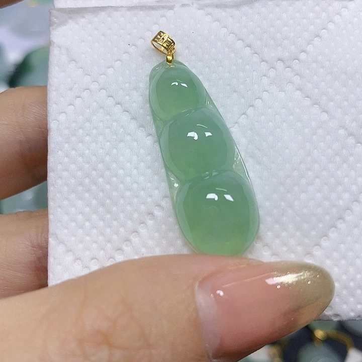 翡翠18K金镶嵌颈饰挂件