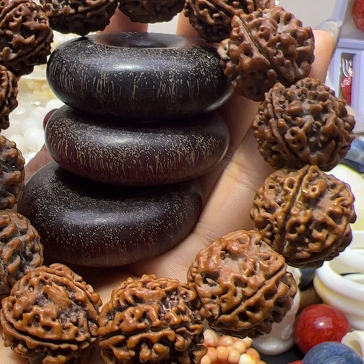 大果紫檀（缅甸花梨）黑药王西方扣子