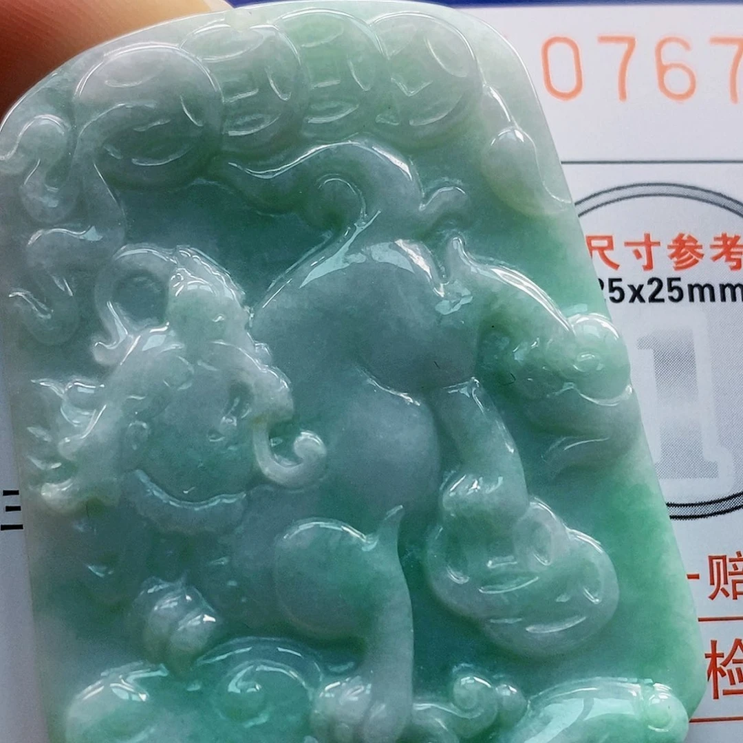 吊坠(不含链)未镶嵌翡翠