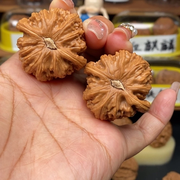 文玩核桃吊坠L*40白狮子