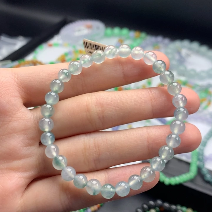 翡翠手镯未镶嵌翡翠