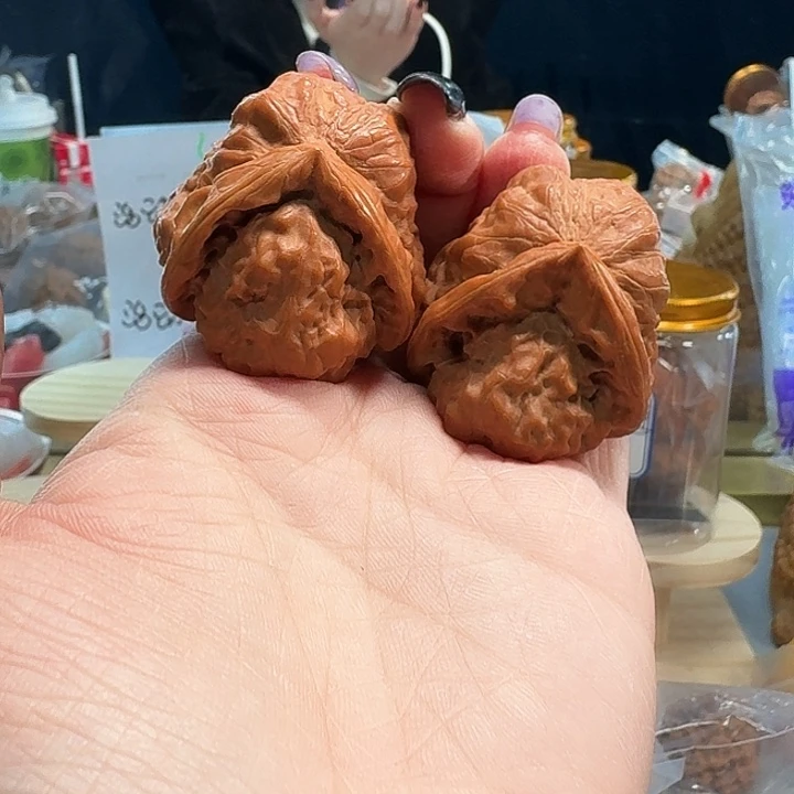 吊坠桃核蛤蟆醒狮