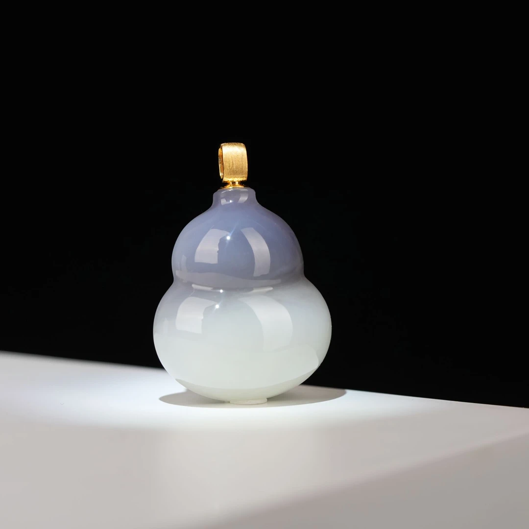 典藏级 和田玉烟紫双色宝葫芦吊坠 18K金 47*33*13mm± H20303