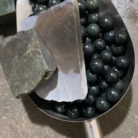 未镶嵌和田玉（糖玉）挂件冷