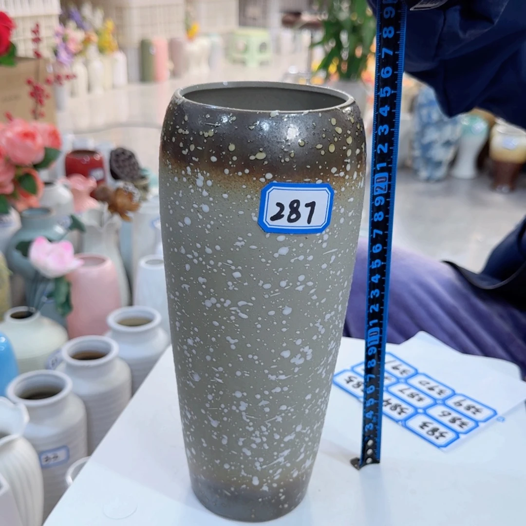 287号陶瓷高25厘米微瑕一个