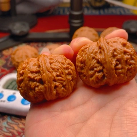 博***孃吊坠文玩核桃三角白