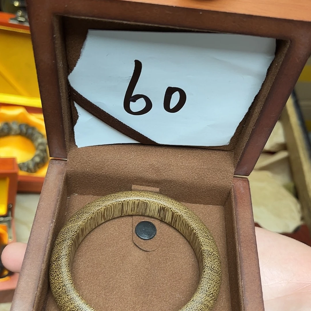 大叶紫檀（黑酸枝木类）