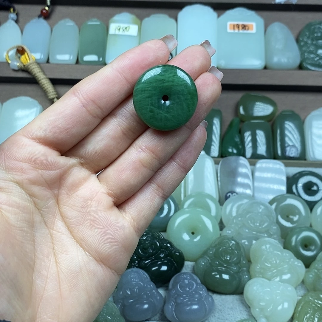 和田玉未镶嵌颈饰平安扣碧玉